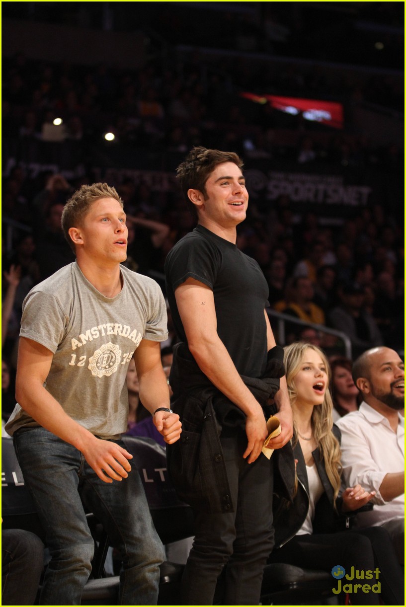 Zac Efron Attends Lakers Game with Halston Sage!