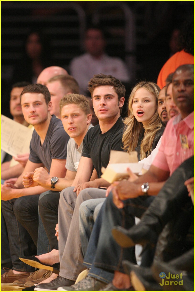 Zac Efron Attends Lakers Game with Halston Sage!