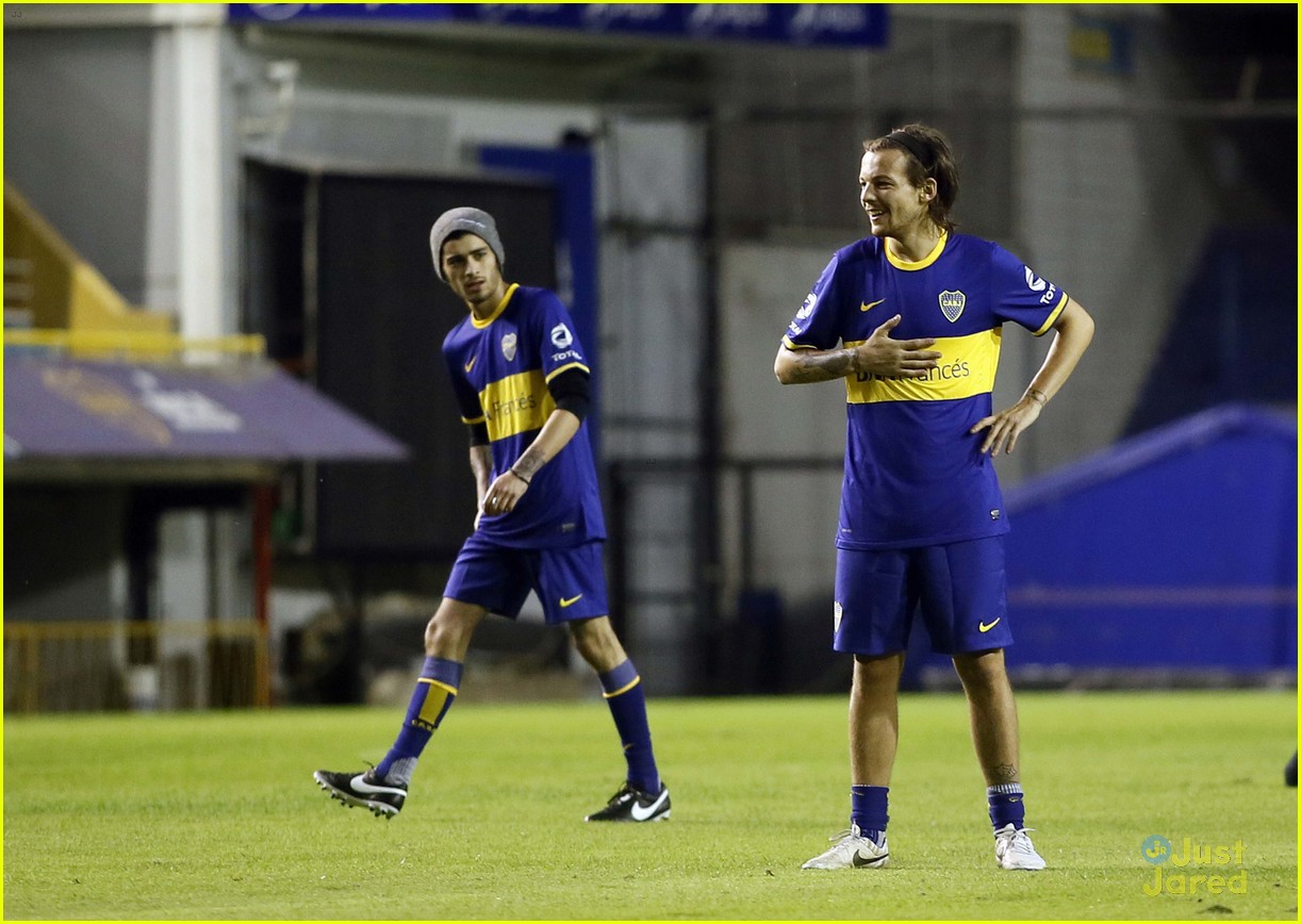 One Direction Make Soccer Uniforms Look Good!