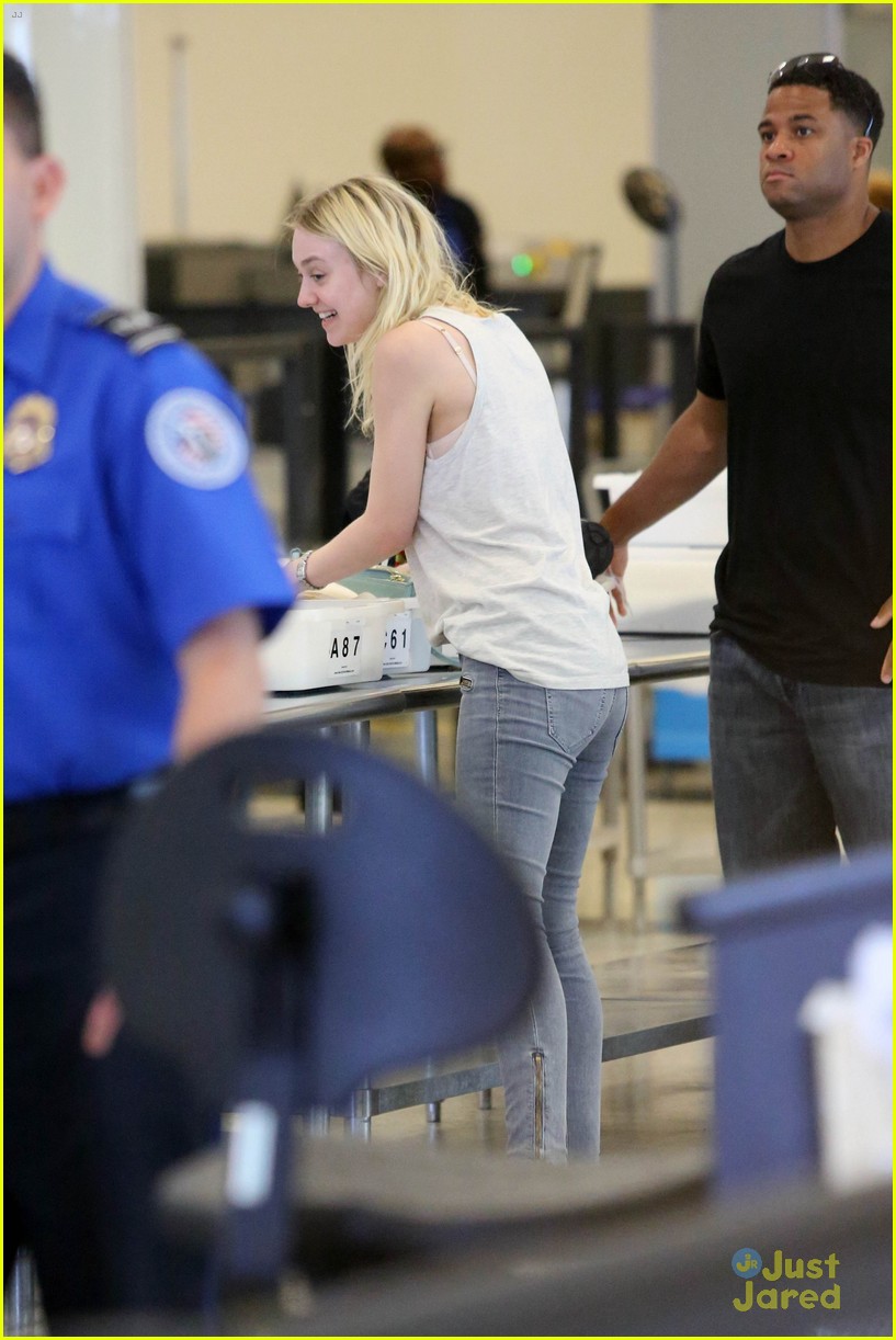 Dakota Fanning Switches Talent Agencies, Signs with CAA