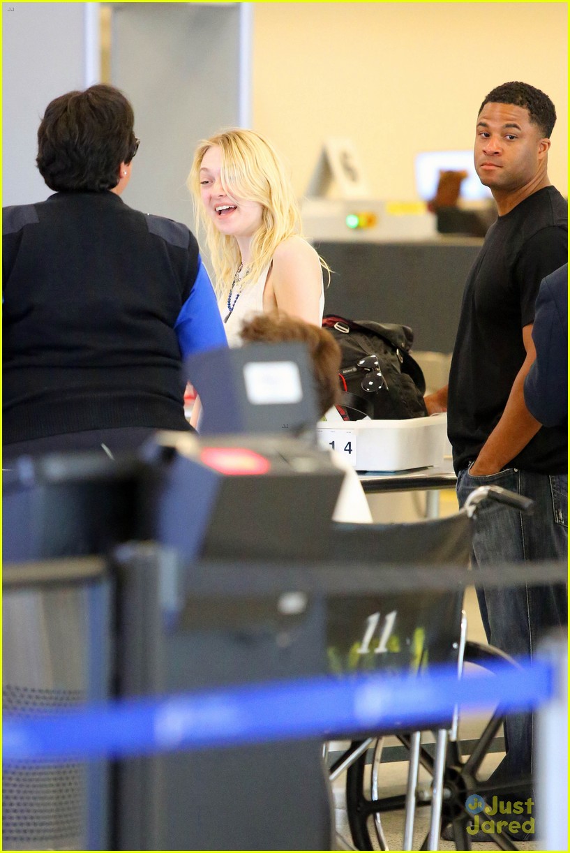 Dakota Fanning Switches Talent Agencies, Signs with CAA