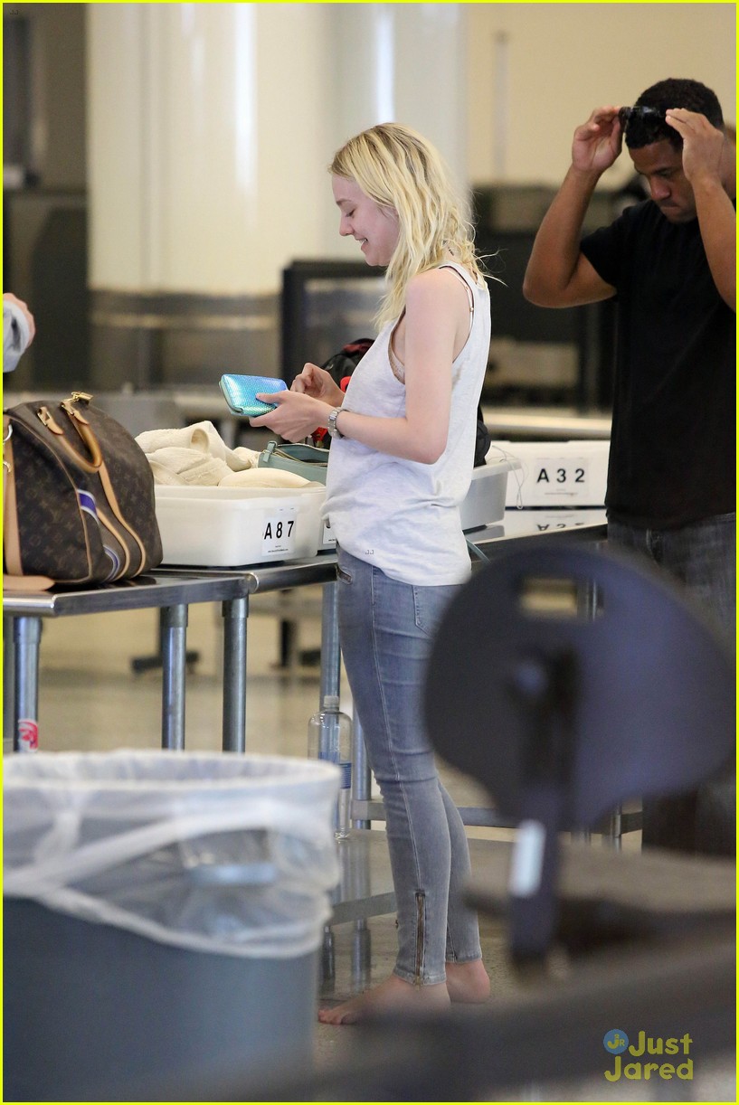 Dakota Fanning Switches Talent Agencies, Signs with CAA
