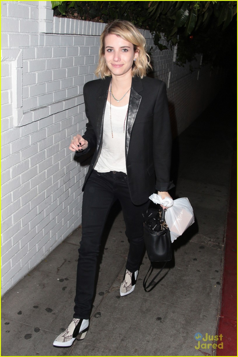 Emma Roberts Got Pulled Over for Eating a Bagel!
