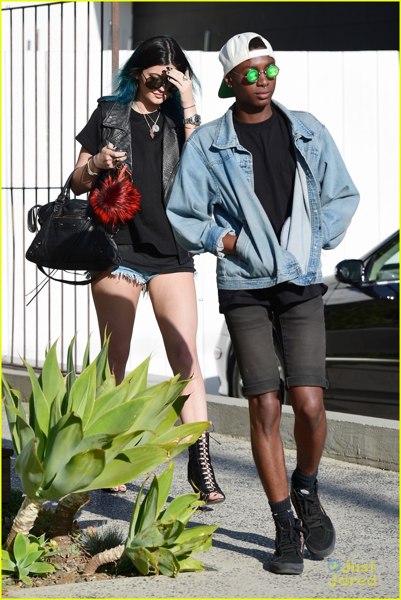 Kendall Jenner Arrives in Cannes, While Kylie Touches Up Her Blue Hair