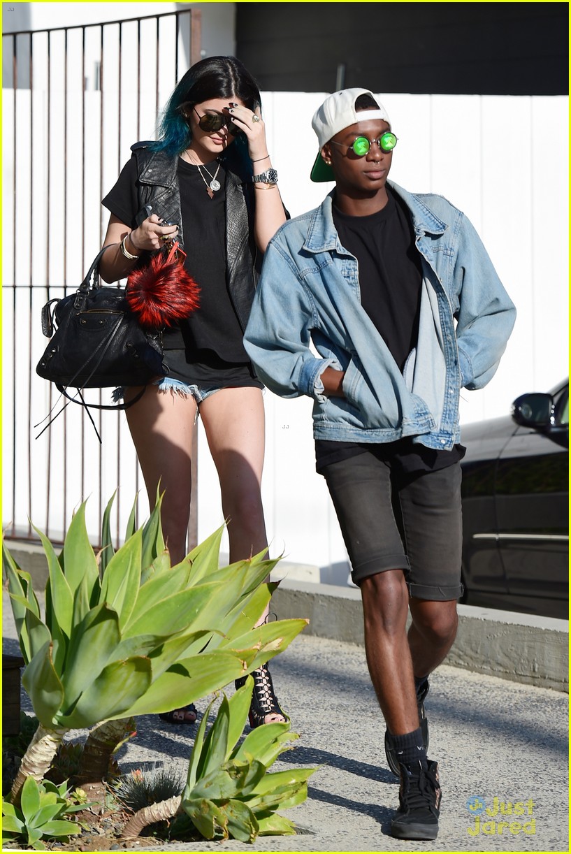 Kendall Jenner Arrives in Cannes, While Kylie Touches Up Her Blue Hair