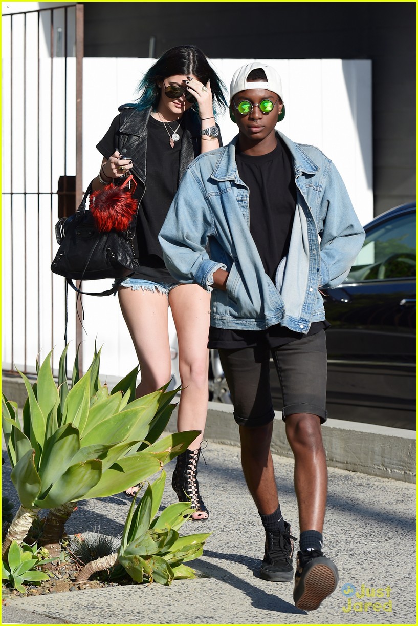 Kendall Jenner Arrives in Cannes, While Kylie Touches Up Her Blue Hair
