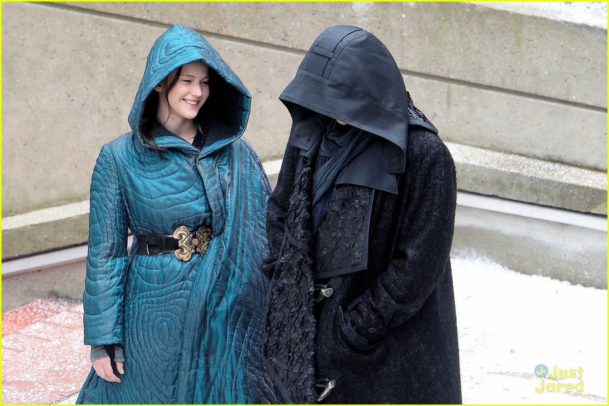 Liam Hemsworth & Jennifer Lawrence Wear Robes on 'Mockingjay Part 2' Set