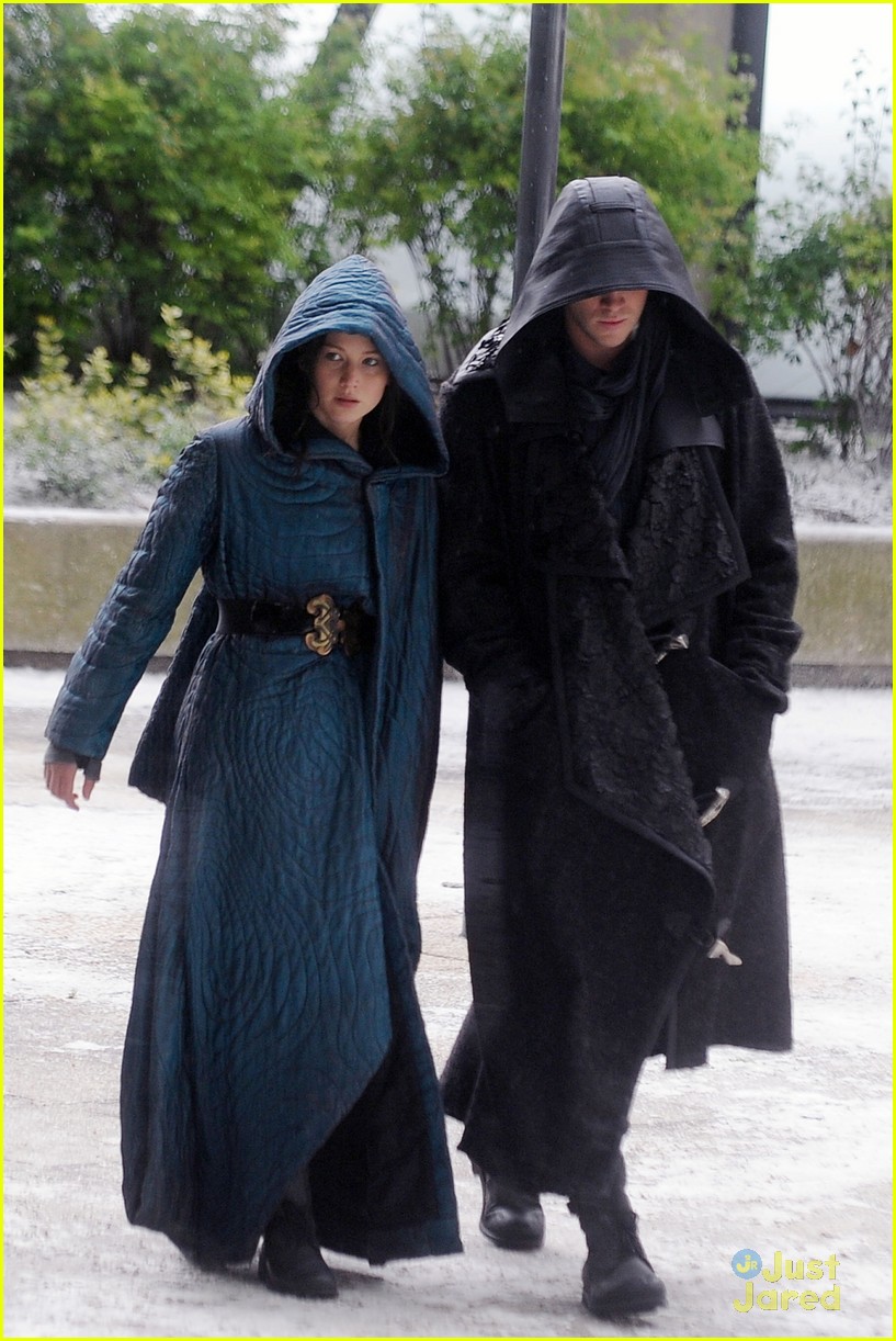 Liam Hemsworth & Jennifer Lawrence Wear Robes on 'Mockingjay Part 2' Set