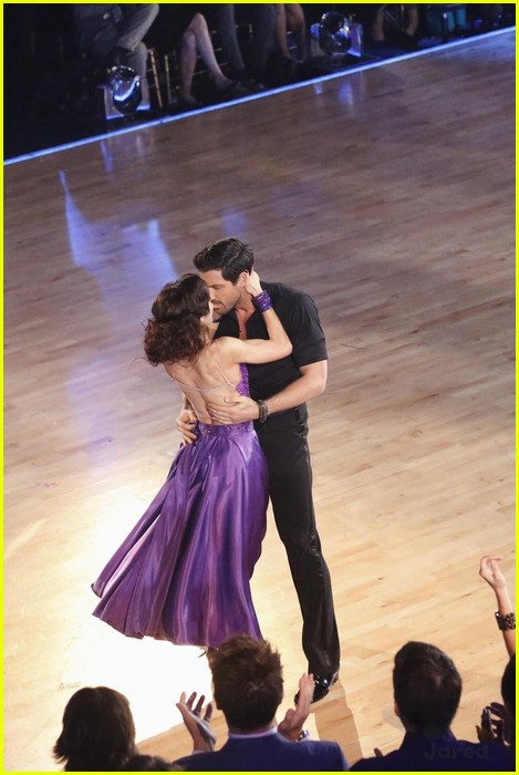 Meryl Davis & Maksim Chmerkovskiy WIN 'Dancing With The Stars' Season 18 - See All The Pics!