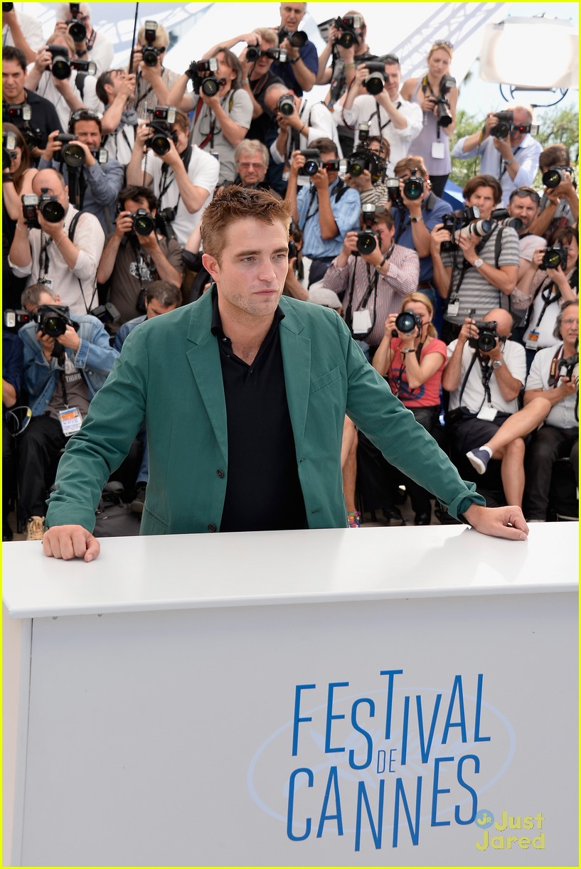 Robert Pattinson is Smoldering Hot at 'The Rover' Cannes Photo Call!
