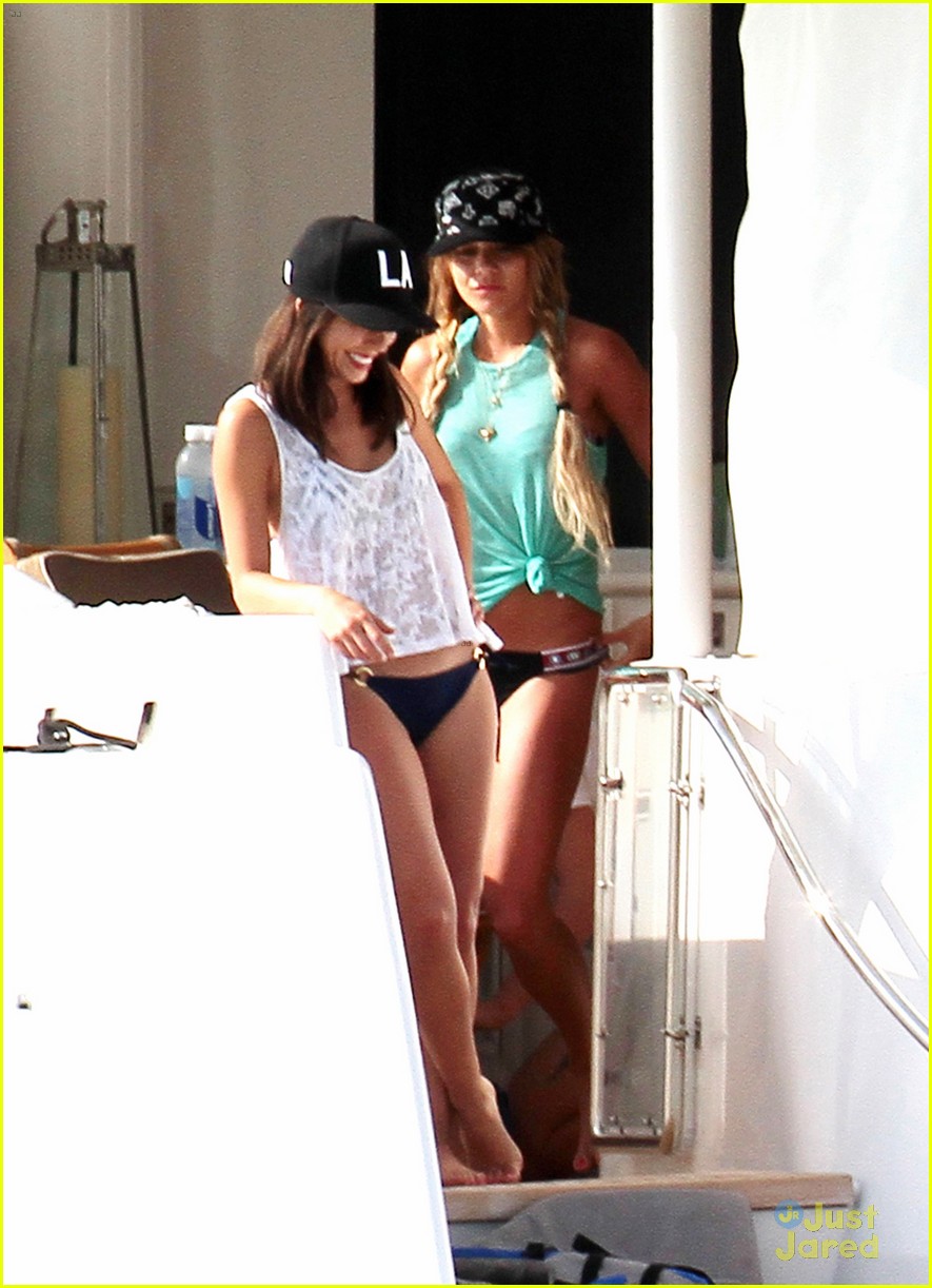 Vanessa Hudgens Show Off Major Paddleboarding Skills in Her Bikini!