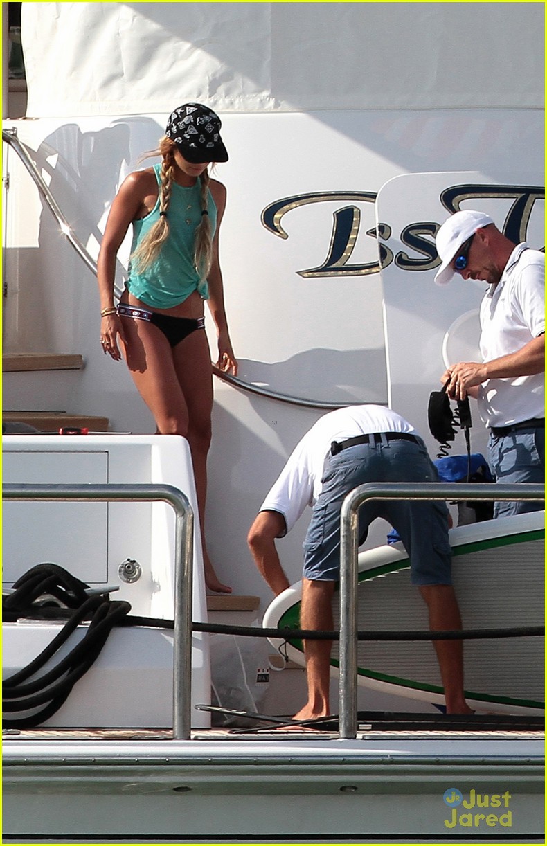 Vanessa Hudgens Show Off Major Paddleboarding Skills in Her Bikini!