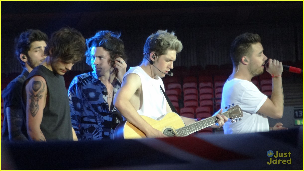 One Direction Announces New Summer Fragrance 'You & I' (Video)