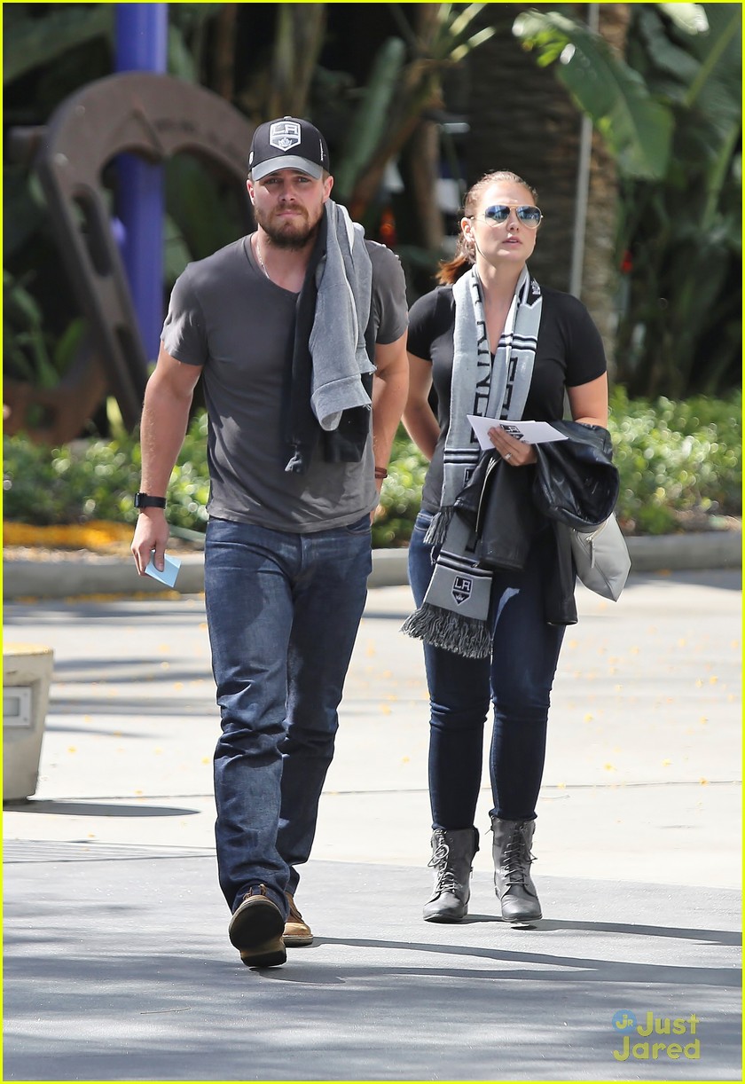 Stephen Amell Takes Wife Cassandra Jean to LA Kings Game