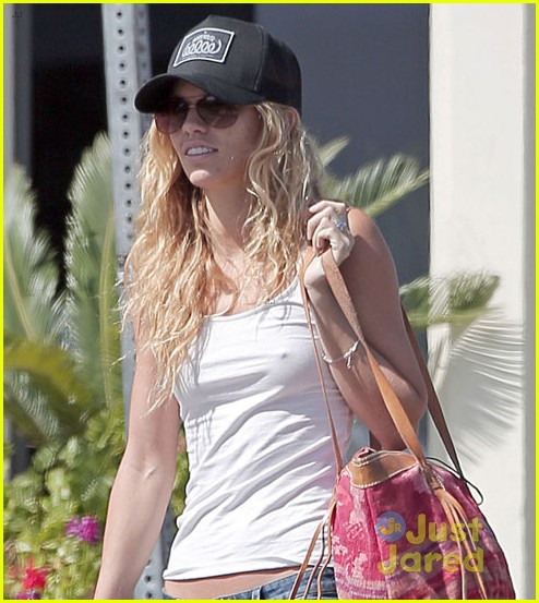 AnnaLynne McCord is 'Overwhelmed with Love' After Bravely Sharing Sexual Abuse Story