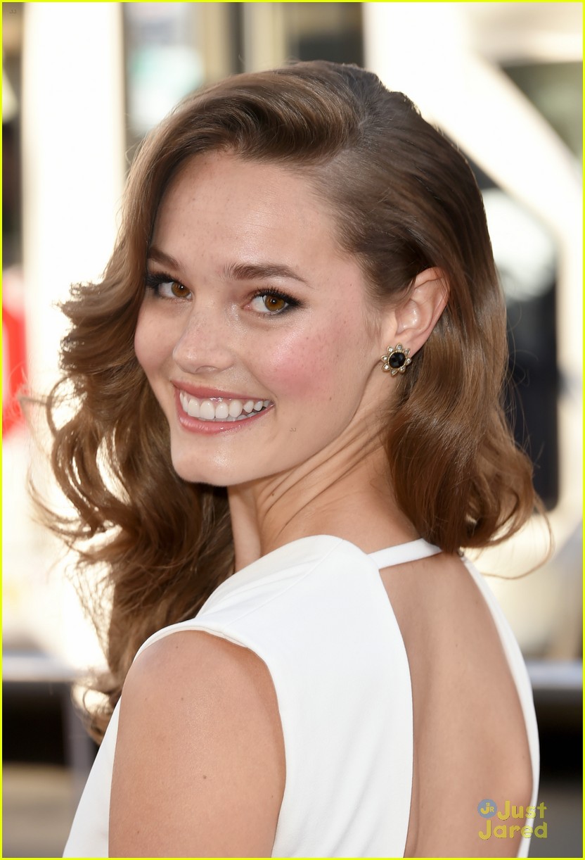 Bailey Logan & Amelia Rose Blaire Wow The Red Carpet at 'True Blood' Premiere