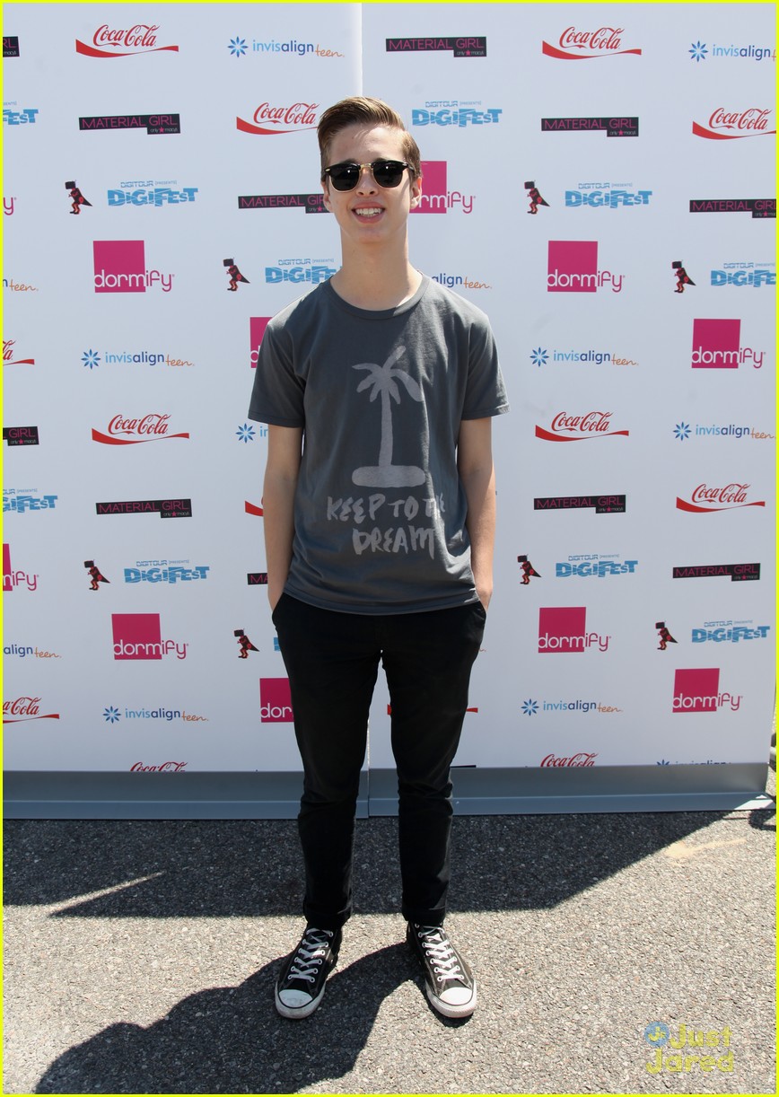Ryan Beatty & Midnight Red Perform at DigiFest NYC!