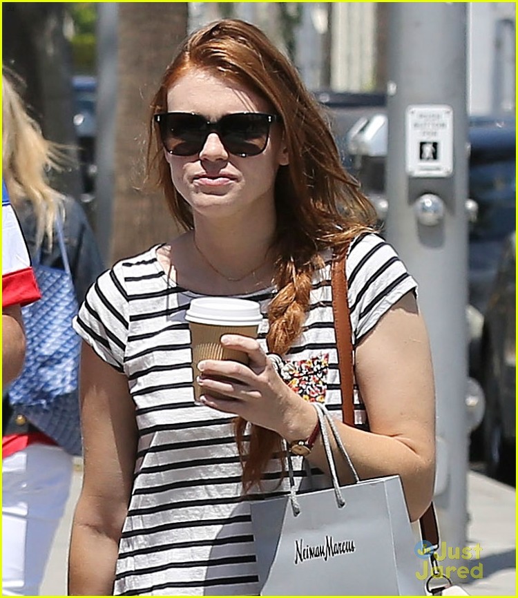 Holland Roden & Max Carver Go Shopping & Grab Coffee Together!