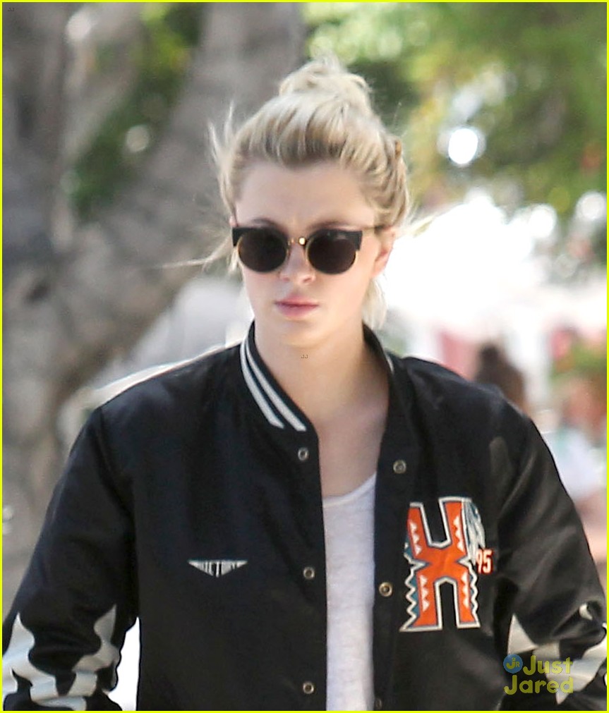 Ireland Baldwin Reveals Her Bikini Bod Secrets!