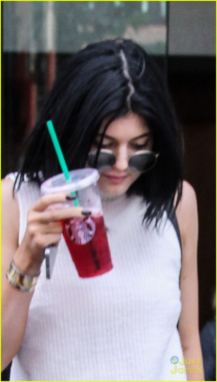 Kendall & Kylie Jenner Intend to Print Their Book in More Languages