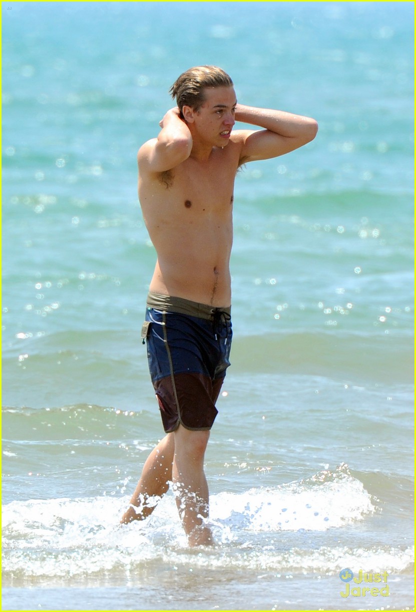 Cole & Dylan Sprouse Hit The Beach During Italian Vacation