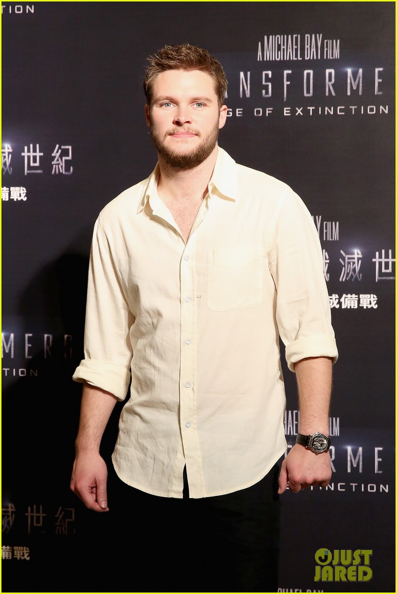 Nicola Peltz & Jack Reynor Are White Hot for 'Transformers 4' Hong Kong Photo Call!
