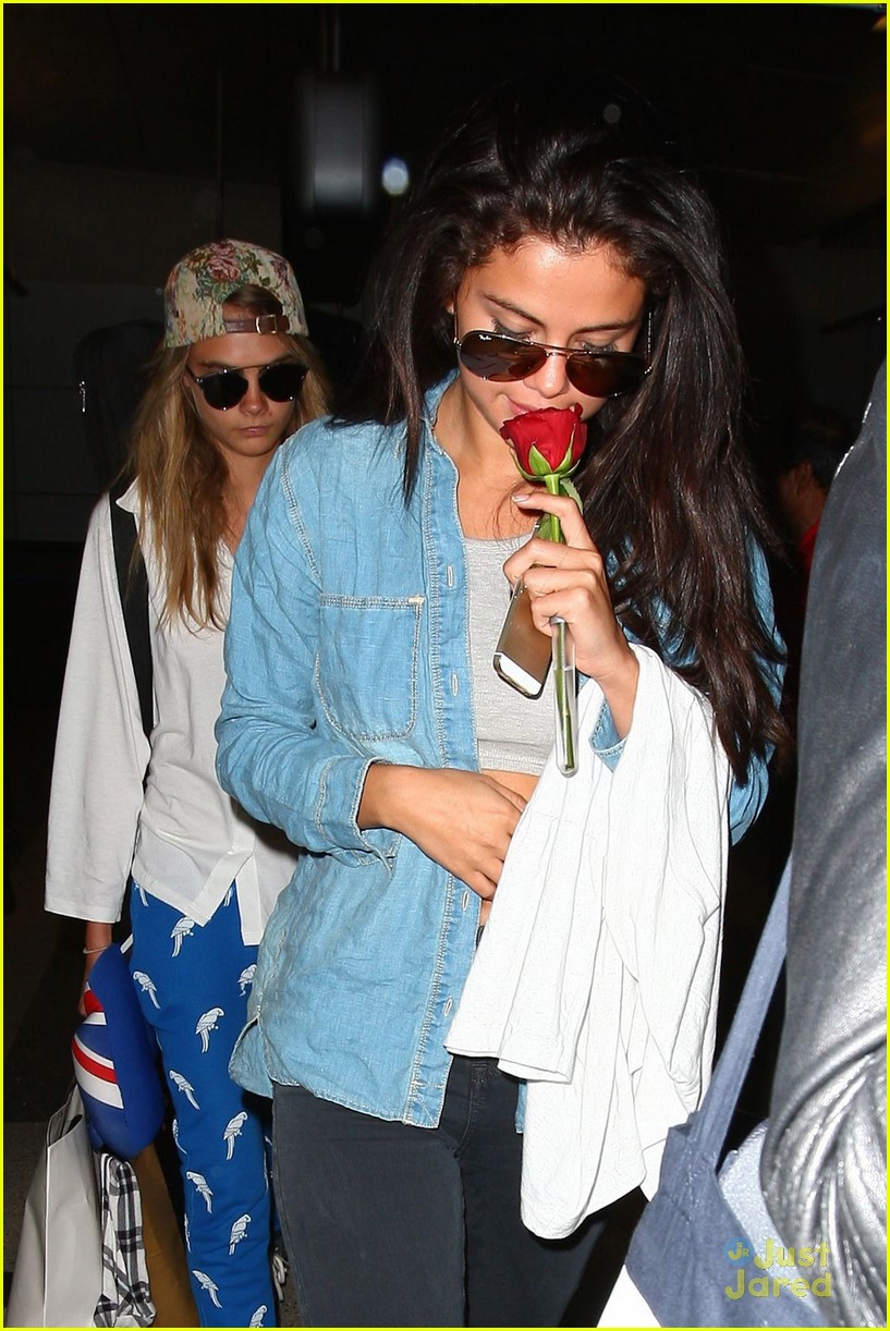 Selena Gomez & Cara Delevingne Return to Los Angeles After Saint Tropez Vacation