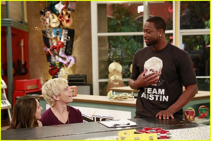 Who Knew Basketball Player Dwyane Wade Was A Huge Austin Moon Fan?