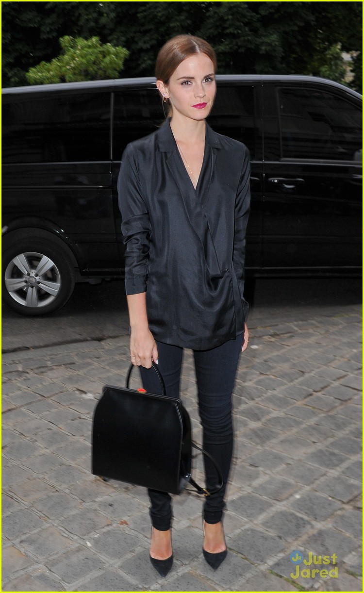 Emma Watson's 'Queen of the Tearling' Training Includes Climbing Trees & Snaring Rabbits