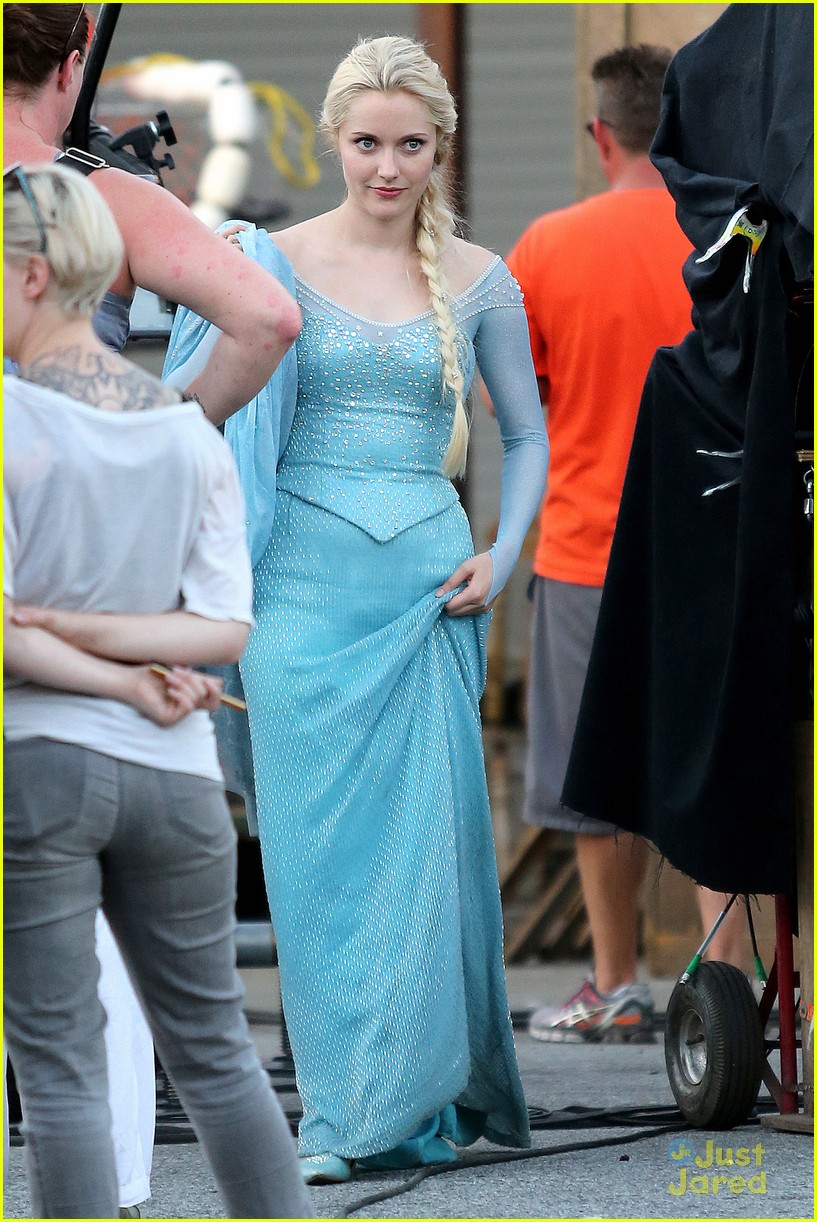 Georgina Haig Spotted in Full Elsa Costume Again on 'Once Upon a Time' Set!