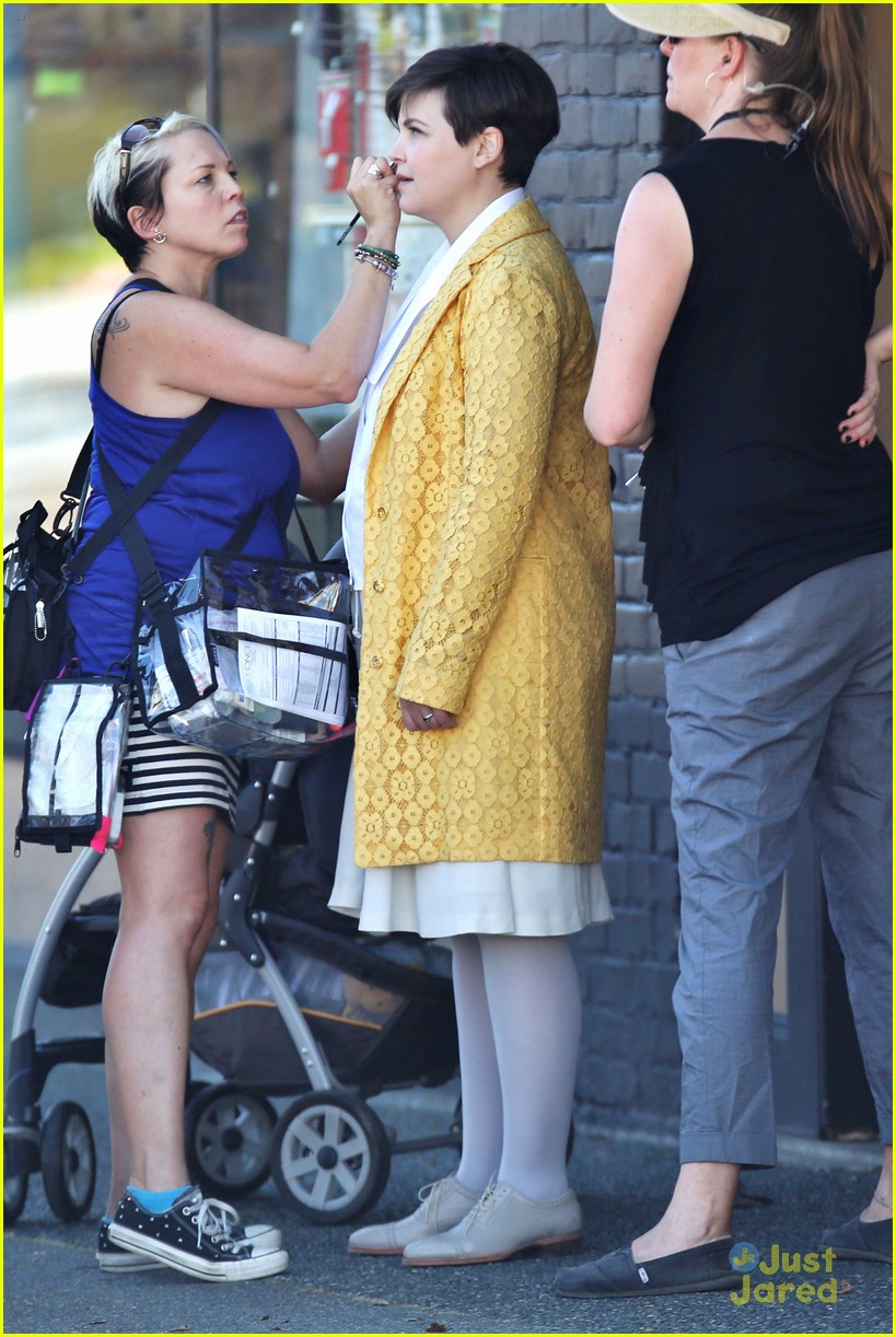 First Look at Georgina Haig as Queen Elsa on 'Once Upon A Time' Set!