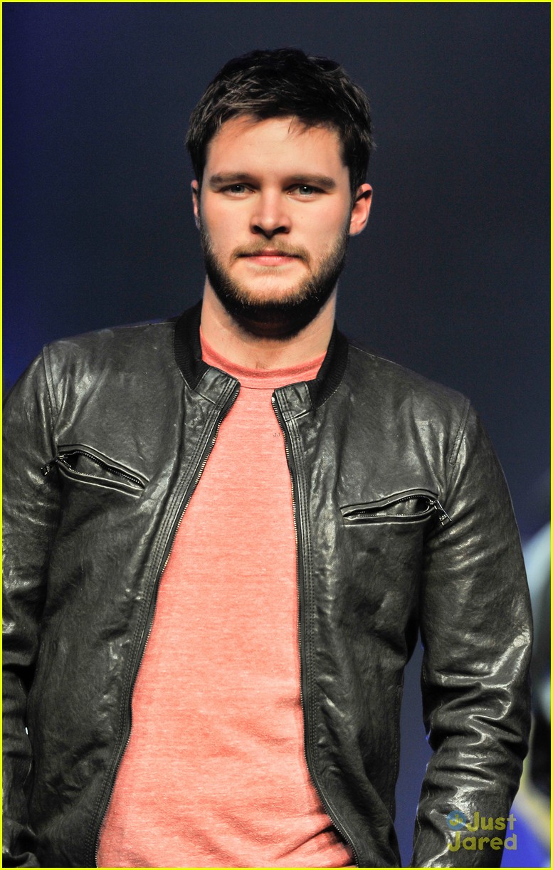 Nicola Peltz & Jack Reynor Make Final 'Transformers' Tour Stop