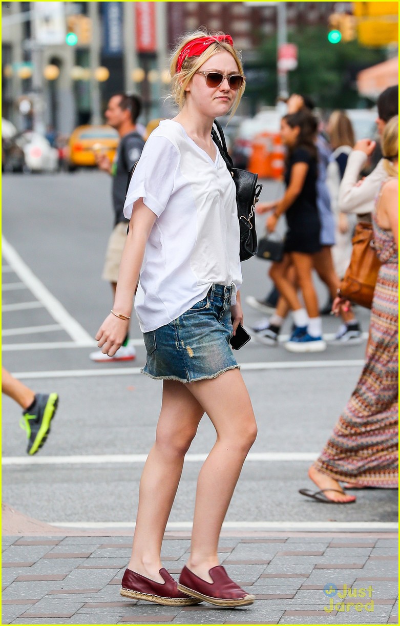 Dakota Fanning is a Bandana Beauty in the Big Apple