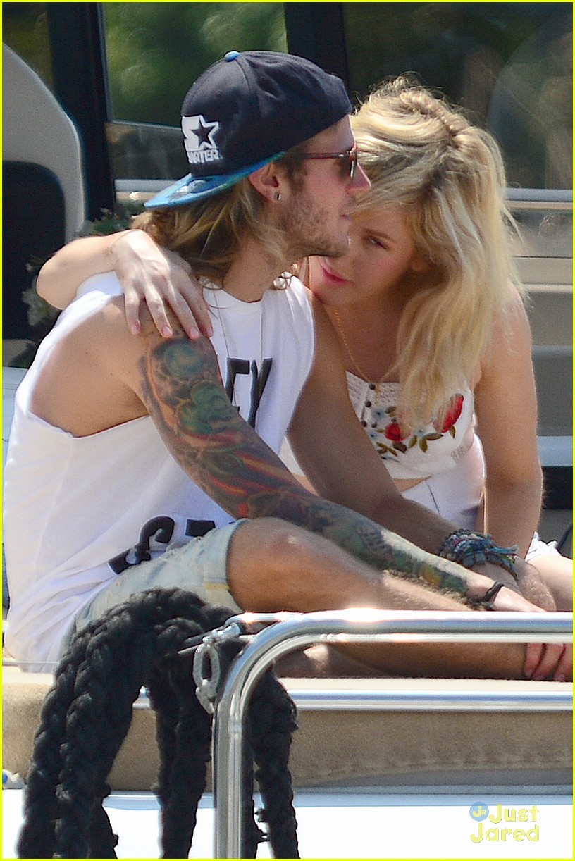 Ellie Goulding Flaunts Bikini Bod While Cozying Up to Dougie Poytner in Ibiza