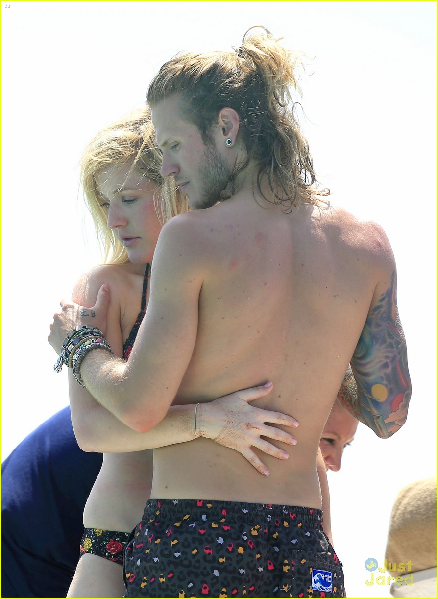 Ellie Goulding Flaunts Bikini Bod While Cozying Up to Dougie Poytner in Ibiza