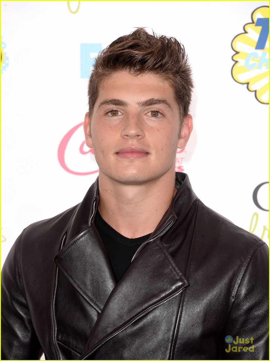 MTV's 'Faking It' WINS Breakout TV Show!