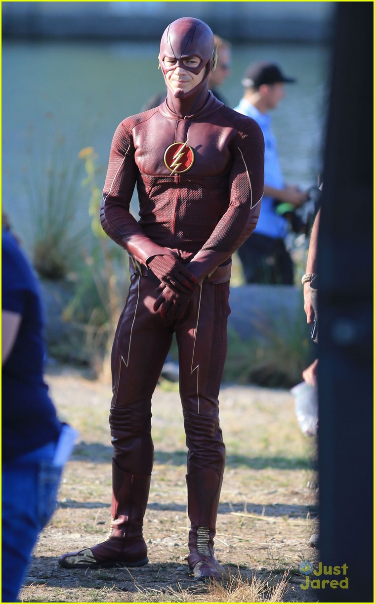 Grant Gustin Suits Up & Strips Down For 'The Flash' Filming in Vancouver