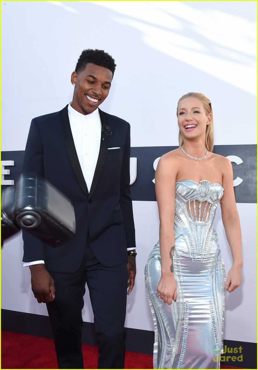 Iggy Azalea & Boyfriend Nick Young Hit Red Carpet at MTV VMAs 2014!