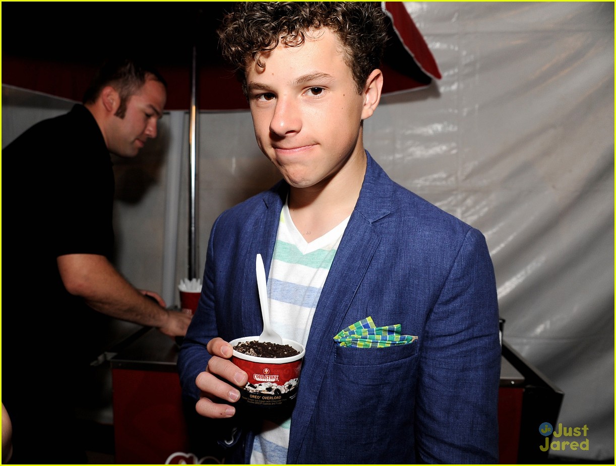 BFFs Joey King & Nolan Gould Get Silly at the Teen Choice Awards Backstage Creations Suite