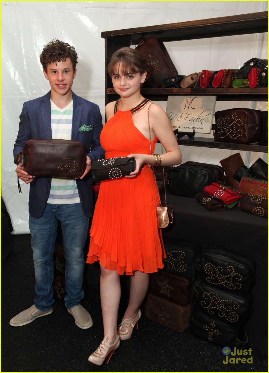 BFFs Joey King & Nolan Gould Get Silly at the Teen Choice Awards Backstage Creations Suite
