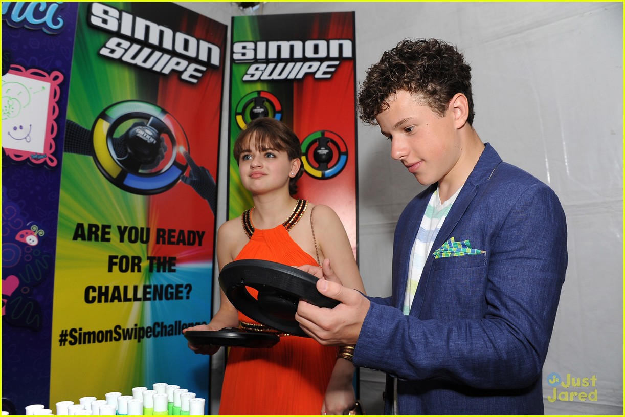 BFFs Joey King & Nolan Gould Get Silly at the Teen Choice Awards Backstage Creations Suite