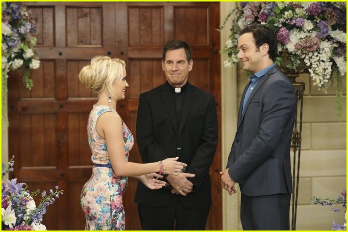 Will Josh & Caroline Get Married On The Season Finale of 'Young & Hungry'?