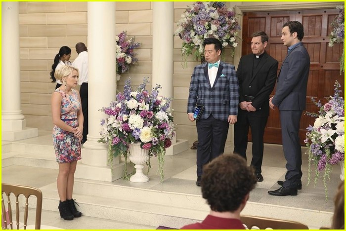Will Josh & Caroline Get Married On The Season Finale of 'Young & Hungry'?