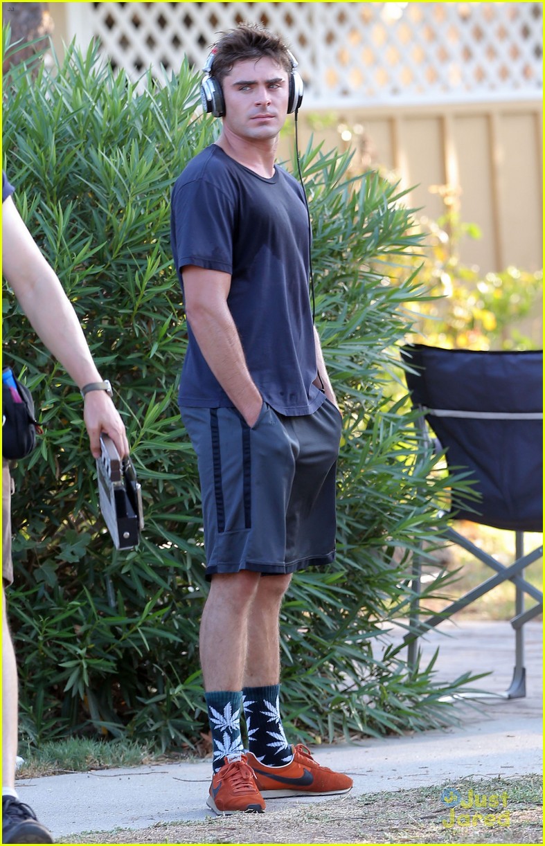 Zac Efron Gets Sweaty Sprinting on 'We Are Your Friends' Set