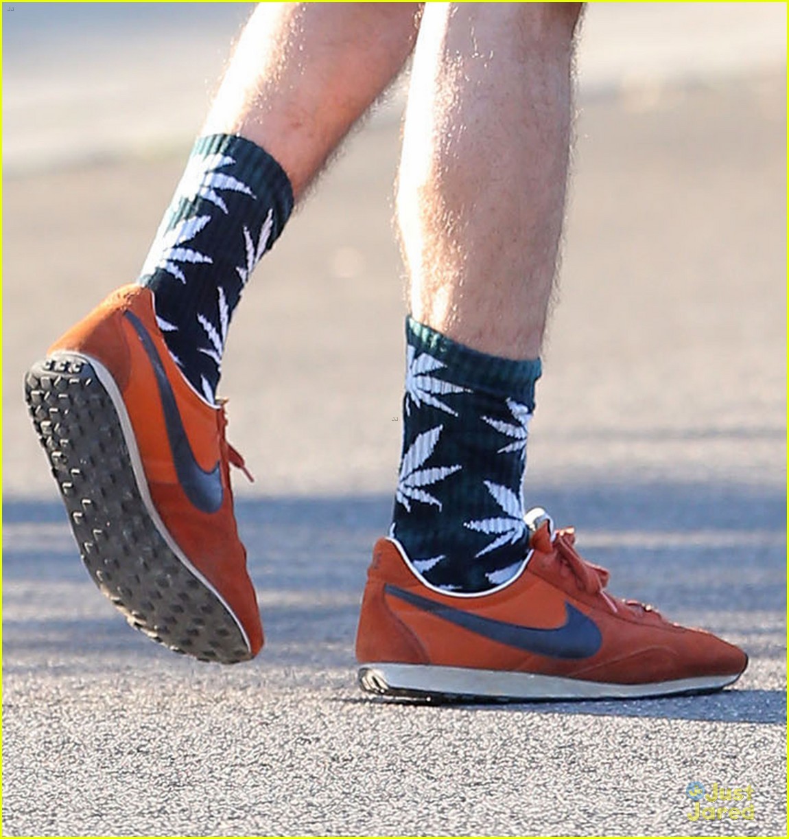 Zac Efron Gets Sweaty Sprinting on 'We Are Your Friends' Set