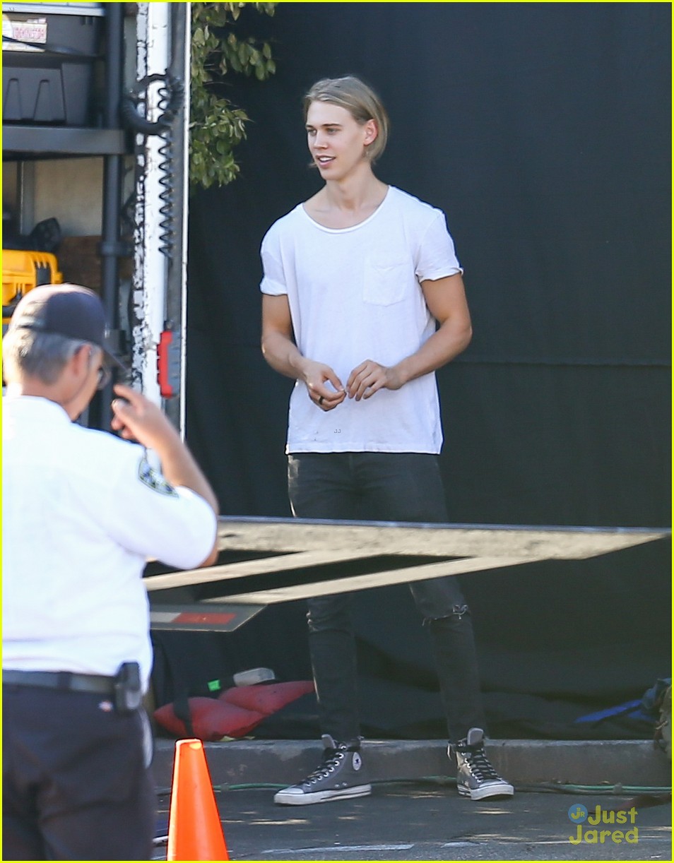 Austin Butler Hits 'Yoga Hosers' Set After 'Arrow' Casting News