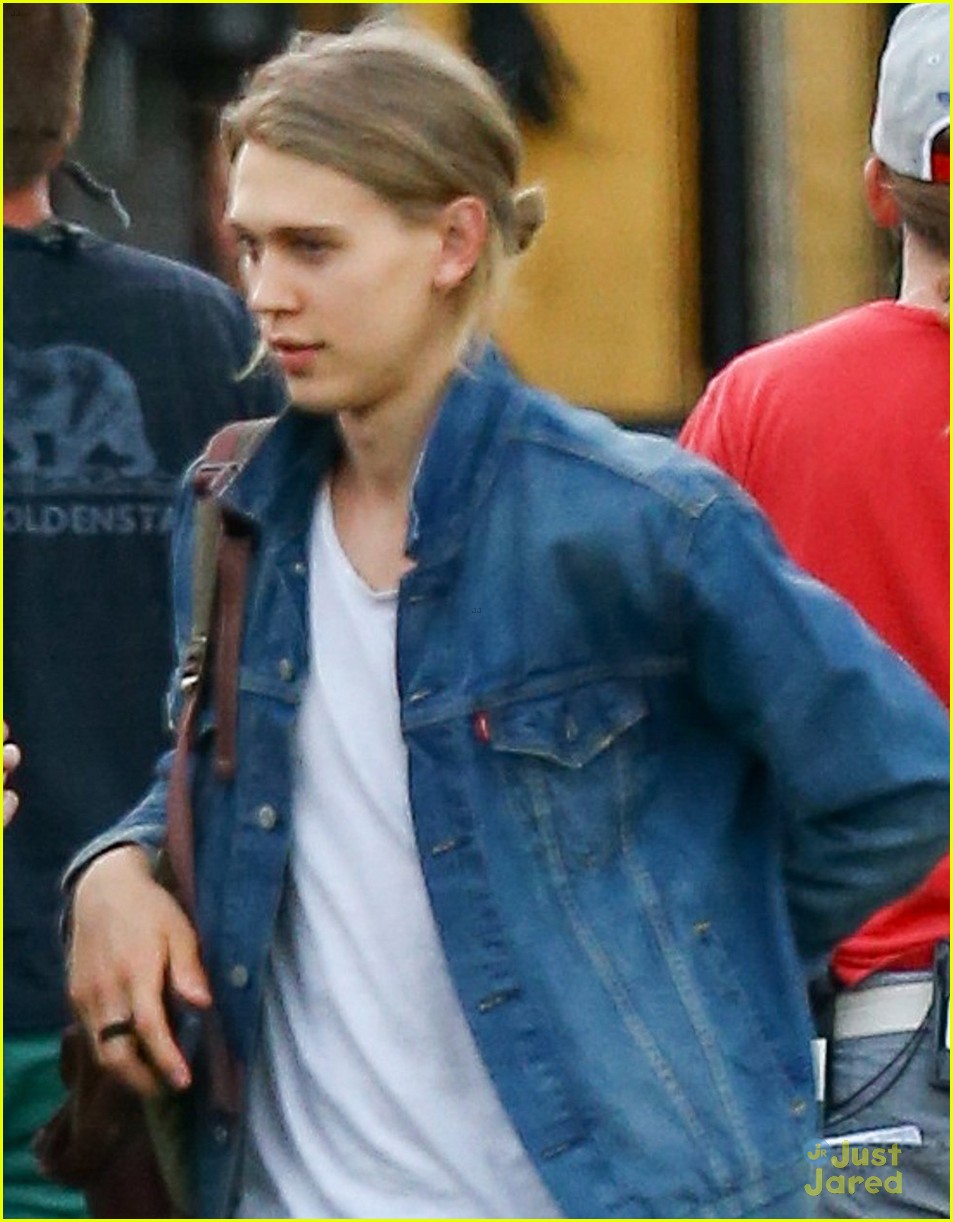 Austin Butler Hits 'Yoga Hosers' Set After 'Arrow' Casting News