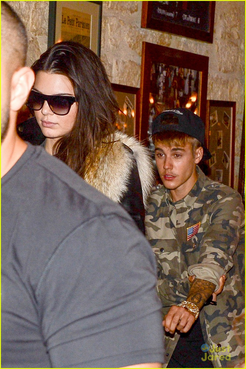 Justin Bieber & Kendall Jenner Grab Dinner Together in Paris - See the Pics!