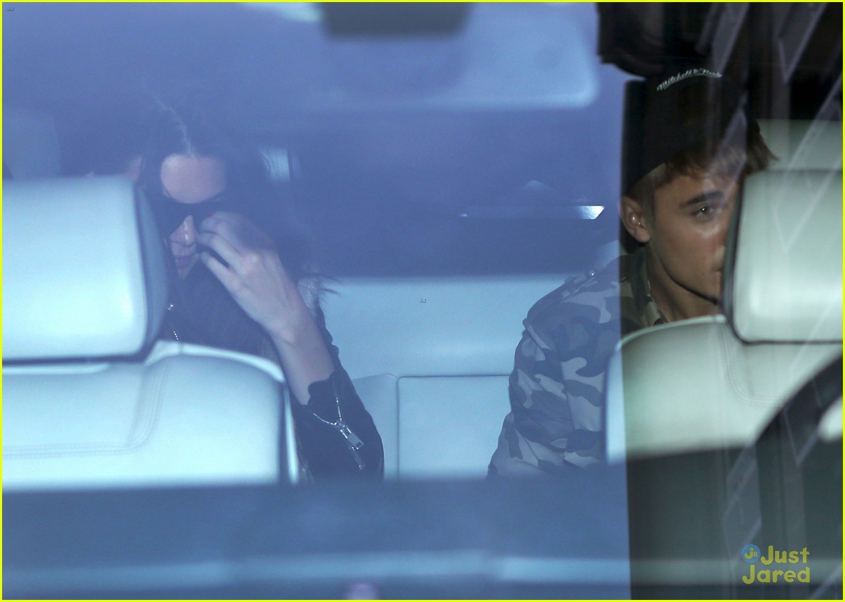 Justin Bieber & Kendall Jenner Grab Dinner Together in Paris - See the Pics!