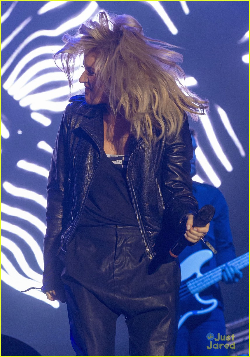 Ellie Goulding Sends Out Thanks After Last Summer Festival Performance